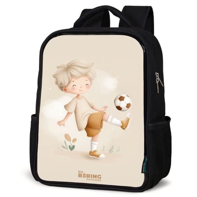 NoBoringSuitcases.com® - Rugzak zwart - Schooltas jongen & meisje - Jongen met een voetbal in beige kleuren - Rugtas voor school - Boekentas kind - Schoolrugzak - Kinderrugzak