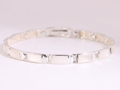 Hoogglans zilveren armband met parelmoer