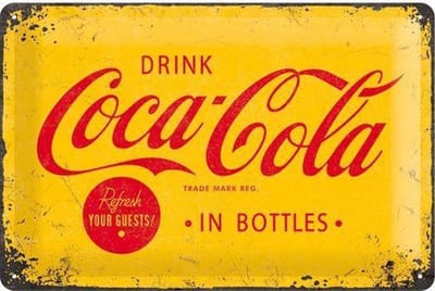 Coca Cola yellow logo. Retro reclame wandbord. Reclamebord Amerika USA. Metaal