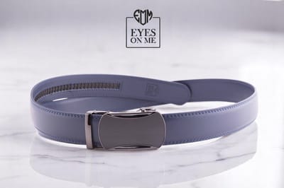 Blauwe lederen riem zonder gaatjes met automatische gesp voor heren ( model L049 )
