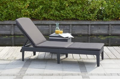 Zonneligstoel inklapbaar verstelbaar 187 x 58 x 29 cm met kussen – kunststof rotan look ligbed tuin/terras weerbestendig UV-bestendig tot 110 kg – lichtgewicht ligstoel grafietgrijs – Bella