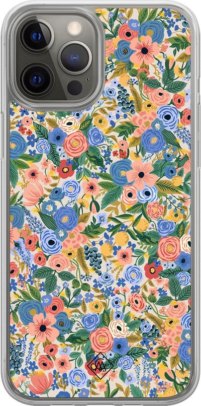 Casimoda® hoesje - Geschikt voor iPhone 12 Pro - Blue Gardens - 2-in-1 case - Schokbestendig - Bloemen - Verhoogde randen - Blauw, Transparant