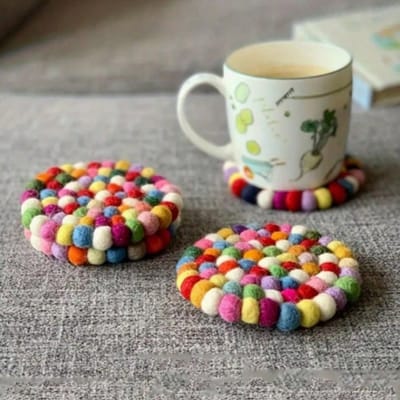 1 pièce Boule colorée en feutre de laine faite à la main - Sous-verres magnifiques en vedette:  Accessoires de table isolants et élégants Colored Circles