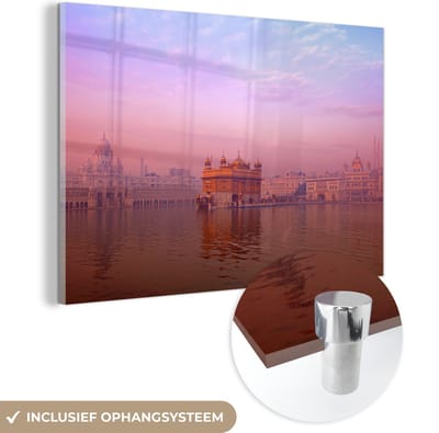 MuchoWow® Glasschilderij 180x120 cm - Schilderij acrylglas - Ochtendschemering in Amritsar - Foto op glas - Schilderijen