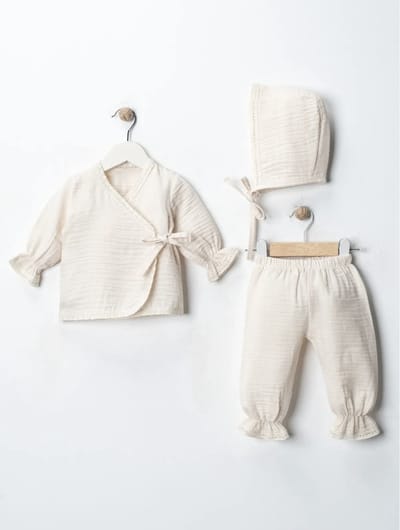 Dutchdreumes baby kledingset newborn babyset Classic beige maat 50/56 3 delige set 100% katoen