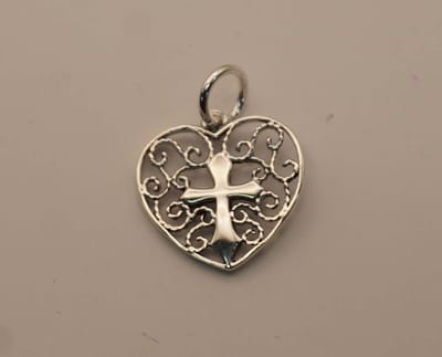 Zilveren hanger sierlijke hartje met kruis - sterling zilveren hanger gelovig hartje - 925 zilveren kruis in hartje hanger - heart with cross silver pendant - hangertje voor aan ketting - kleine hart + kruis hanger voor aan de ketting
