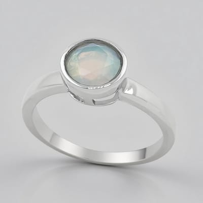 Cavill - Zilveren Ring - 925 Sterling Zilver - Welo Opal 0,65 ct Rond - Bezel Zetting - Elegante Ethiopische Opaal - Kleurrijke Edelsteen Ring Dames