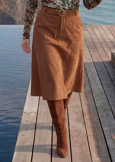 Uitlopende rok in suèdelook - taupe - Gr. 19 van Goldner Fashion