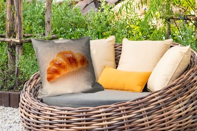 Buitenkussen Weerbestendig - Croissant - Brood - Beige - 50x50 cm