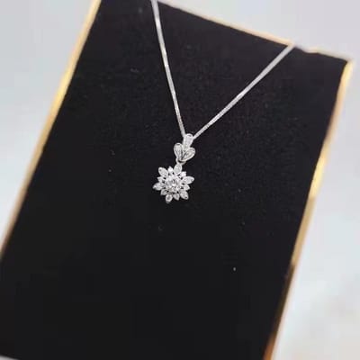 Zonnebloem Zirconia Ketting voor Vrouwen Nieuwe Creatieve Persoonlijkheid Margriet Diamant Ingelegd Sleutelbeenketting gray