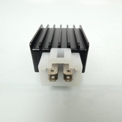 Régulateur tension origine pour scooter Peugeot 50 TKR 2000 à 2003 772592 Neuf