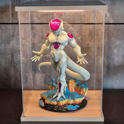 Dragonball Z - Figurine - Frieza - 29cm - Anime - Dragon Ball Figuur Frieza - Figuren - Super Saiyan - Beeldje - Pvc - Collectie - Ornament - Met LED Vitrine