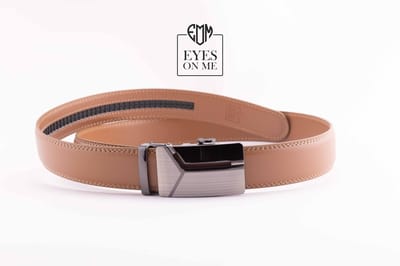 Lichtbruine lederen riem zonder gaatjes met automatische gesp voor heren ( Model 37 )