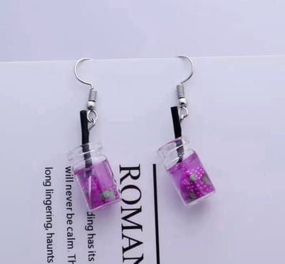 Akyol - cocktail oorbellen – Oorbellen dames - oorbellen meisjes - Oorhangers dames - leuke paarse oorbellen - Sieraad- drankjes oorbellen - oorbellen cadeau - verjaardag - grappige oorhangers - Valentijn cadeau