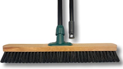 MAUS Classic bezem binnen 50cm - zachte paardenhaar zaalveger van hout met steel - made in EU -zeer robuust