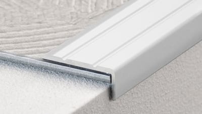 Aluminium trapprofiel zelfklevend - trapneusprofiel - trapneus - 10mm x 2,70mtr.