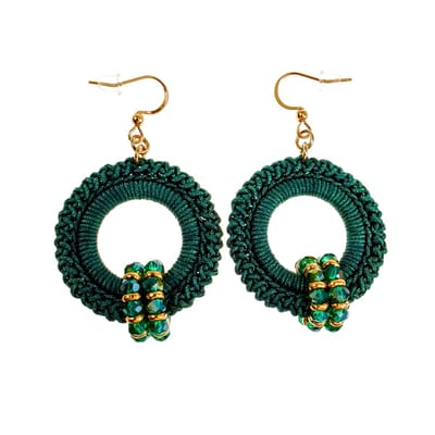 Groene Crochet Haakoorbellen, Elegante Lange Oorbellen Dames, RVS Goudkleurig, Lengte 60mm - Handgemaakt esde2