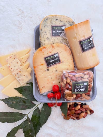 Borrelpakket Cadeau – Luxe Borrelbox voor Thuis | Ambachtelijk Geschenkpakket van De Lange Hoeve