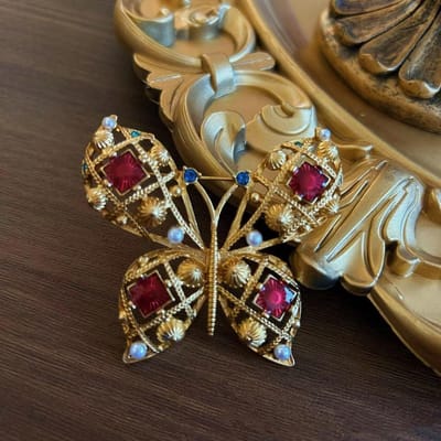 Prachtige Dames Heren Elegante Kristallen Vlinder Speldjes Broche Vintage Paleis Stijl Klassieke Strass Broche Accessoires Voor Vrouwen brown