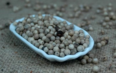 Peper wit geheel, 250 g zak