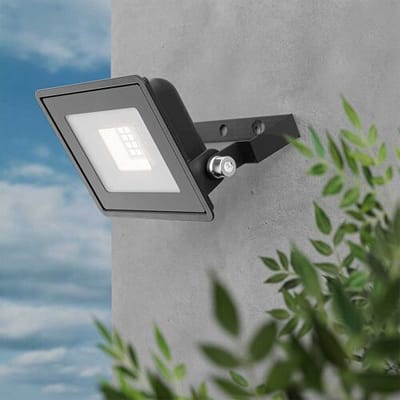HOFTRONIC - Stratos LED Schijnwerper 10 Watt - 735 Lumen - 4000K Neutraal wit licht breedstraler - Floodlight zwart - 2 jaar garantie - Veiligheidslamp - 15 cm kabel - IP65 Waterdichte Buitenlamp
