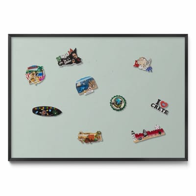 Tulup Magneetbord met Zwarte Frame - Lichtgroen Magneetbord Met Effen Achtergrond - 100 cm x 70 cm - Celadon kleur - Magnetisch Bord voor aan de Wand - Magneetbord met Effen Frame - Magnetisch Bord