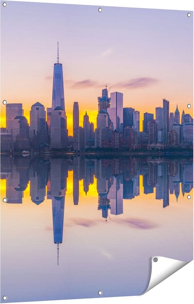 Gards Tuinposter New York Skyline bij Zonsopgang - 90x120 cm - Tuindoek - Tuindecoratie - Wanddecoratie buiten - Tuinschilderij
