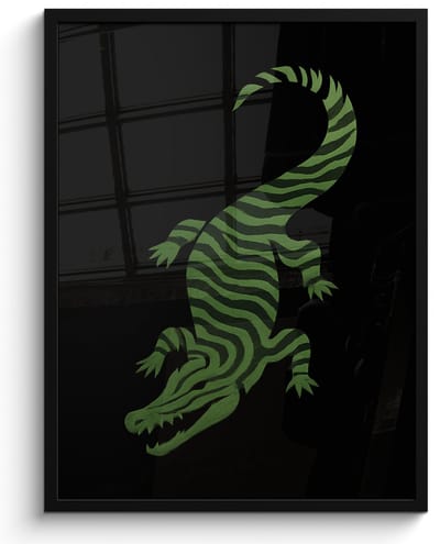 Poster in lijst - Fotolijst 60x80 cm - Posters - Krokodil - Groen - Tijgerachtig - Strepen - Posterlijst zwart - Decoratie - Wanddecoratie woonkamer - Muurdecoratie slaapkamer
