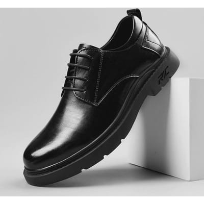 Nieuwe leren schoenen Herenleer Business Casual Bruiloftsschoenen Heren Alles-match Zwart Verhoogd Professioneel Gereedschap Herenschoenen 44