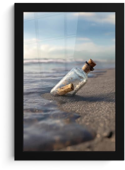 Poster in lijst - Fotolijst 20x30 cm - Posters - Glazenfles - Post - Zee - Zand - Posterlijst zwart - Decoratie - Wanddecoratie woonkamer - Muurdecoratie slaapkamer