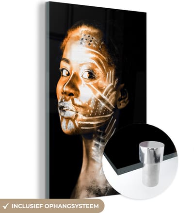 MuchoWow® Glasschilderij 40x60 cm - Schilderij acrylglas - Vrouw - Patroon - Wit - Foto op glas - Schilderijen