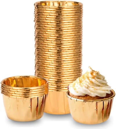 Verpakking van 100 stuks cupcake wrappers, vetvrije folie bakvormen voor muffins, goudkleurige papieren cups voor verjaardag en bruiloftsgebak