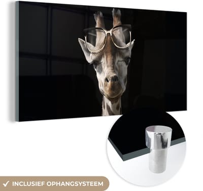 MuchoWow® Glasschilderij 40x20 cm - Schilderij acrylglas - Giraffe - Bril - Zwart - Foto op glas - Schilderijen