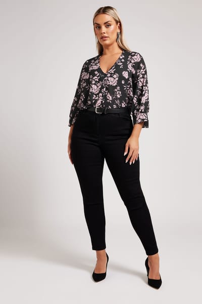 Yours London Blouse Met Bloemenmotief En Vhals In Zwart/Roze Size 42