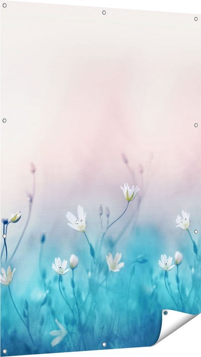 Gards Tuinposter Witte Bloemen op een Blauw Achtergrond - 100x150 cm - Tuindoek - Tuindecoratie - Wanddecoratie buiten - Tuinschilderij