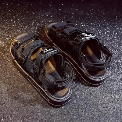 Été Nouveaux Sandales à Semelles Épaisses pour Femmes Tendance Tout-Aller Chaussures de Sport Décontractées Antidérapantes Plage Dames Chaussures Plates Sandalias De Mujer 43-44 noir