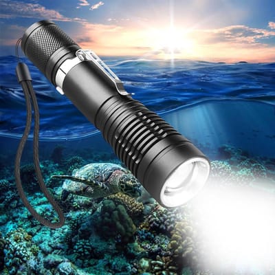 Diving Flashlight voor Onderwatergebruik, 10 m Waterproof, 3 Verlichtingsmodi, Ideaal voor Snorkelen, Vissen en Kamperen, 8 Uur Accuduur, Compact en Lichtgewicht 18 x 65 mm