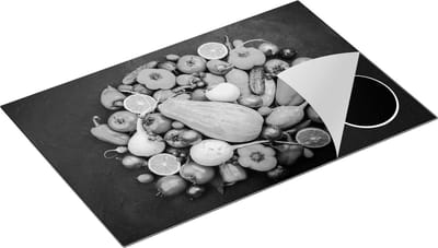 Chefcare Inductie Beschermer Groentes op Zwarte Marmer - Zwart Wit - 80x50 cm - Afdekplaat Inductie - Kookplaat Beschermer - Inductie Mat