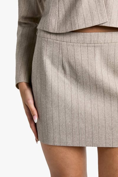 boohoo Dames Op maat gemaakte mini-rok met pijpenstreep | Beige | Maat: 12
