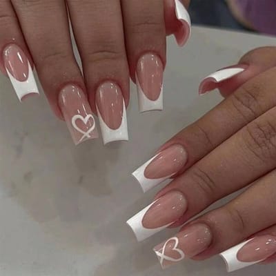 Dailygoods- Kunstnagels Glanzende Volledige Afdekking - Doodshoofd - Hartdesign - Middelgroot - 24 Stuks - Inclusief Nagelvijl en Jelly-lijmstickers - Nepnagels