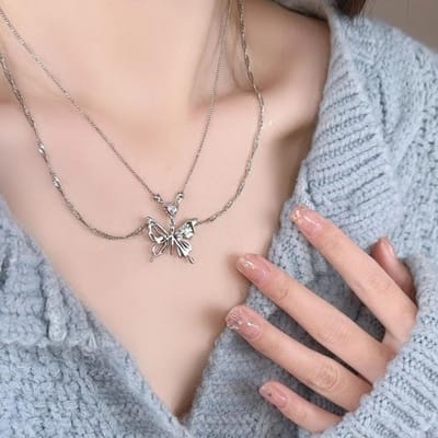 Liefde Vlinder Dubbellaagse Sleutelbeenketting, Zoet En Cool High-End Ketting voor Vrouwen, Gepersonaliseerd Botplaat Veelzijdig Pittig Meisje Accessoire gray