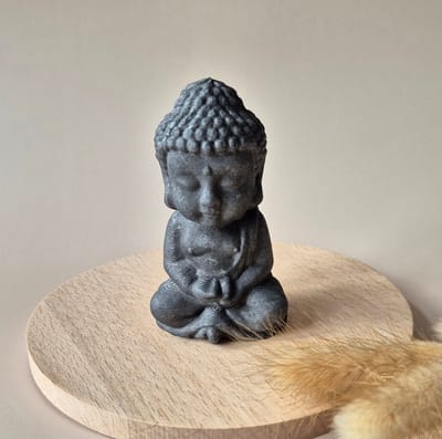 Shungite Meditatie Buddha 6cm – Bescherming, Aarding & Spirituele Reiniging