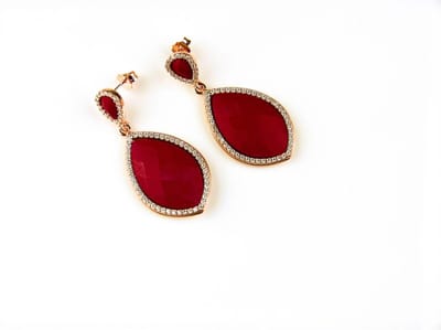 model Markies oorringen in zilver roze verguld koraalrode steen en cubic zirconia