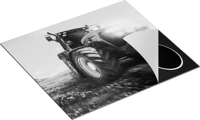 Chefcare Inductie Beschermer Tractor op het Gras - Trekker - Zwart Wit - 60x50 cm - Afdekplaat Inductie - Kookplaat Beschermer - Inductie Mat