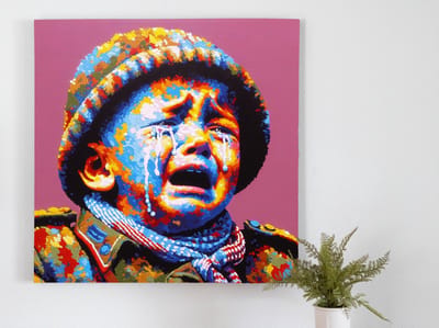 Acryl huilend kind schilderij | Tranen van acryl: een huilend kind weggeschilderd in kunst | Kunst - 60x60 centimeter op Forex | Foto op Forex