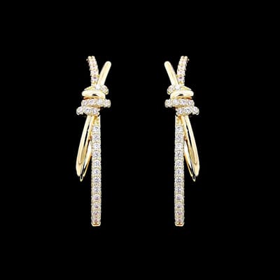 Victoria Valenza Goudkleurige Ovale Knot Oorbellen met Zirkonia Stenen - Oorringen - Goudkleurig - Knot oorbellen - Zirkonia