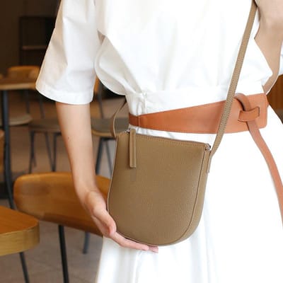 Eerste Laag Koeienhuid Tas Crossbody Tas voor Dames Nieuwe Mobiele Telefoontas Niche Veelzijdige Schelptas Modieuze Schoudertas brown