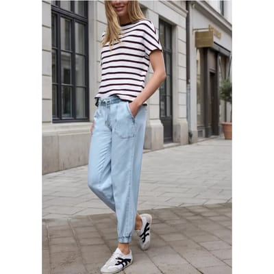 Jogg jeans met taps toelopende pijpen in een Loose Fit
