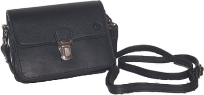 Oi zwart leren damestasje met slotje small / kleine schoudertas voor vrouwen / festivaltasje compact / zwart leer / 520