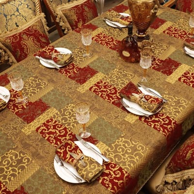 Tafelkleed Afwasbaar - Luxe Tafelhoes - Tafel Decoratie - Jacquard Geweven Patroon - 140x240 cm - Goudrood